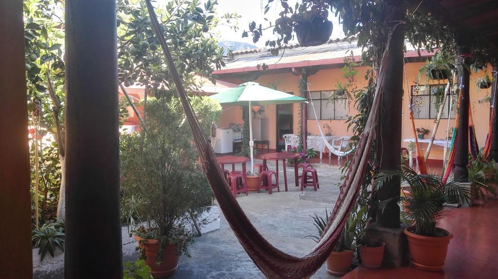 Hostal Morenos Antigua Exterior foto