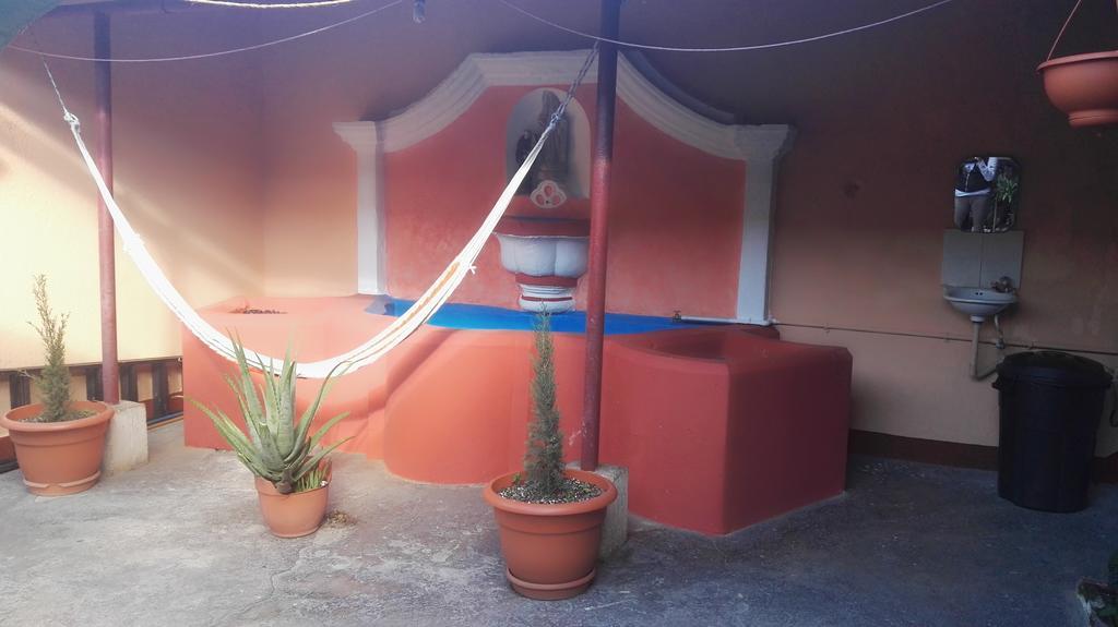 Hostal Morenos Antigua Exterior foto
